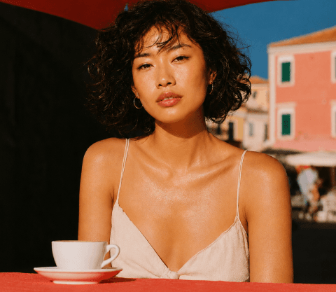 The Coffee Girl vs. the Dinner Girl: What Her First-Date Response Reveals
