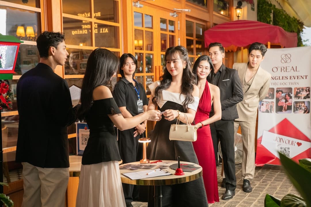 Speed Dating in HCMC: Premium (Vietnam) Review, 11 Women, 6 Matches